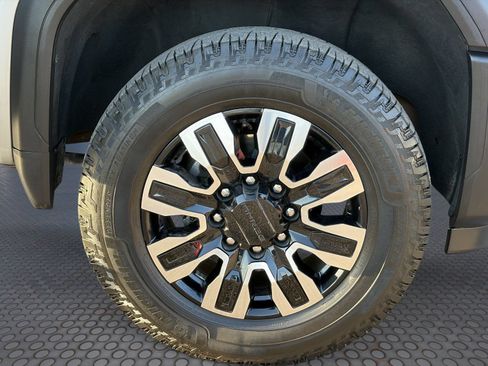 Used 2025 GMC Sierra 2500 Denali Ultimate AWD/4WD image 10