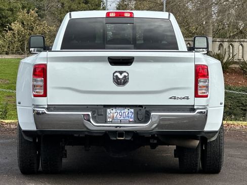 Used 2024 RAM 3500 Tradesman w/ Chrome Appearance Group image 7