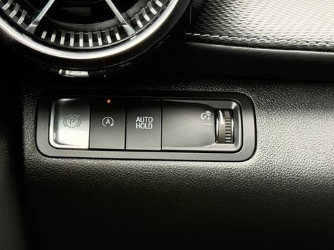 Used 2025 Chevrolet Equinox LT FWD image 22