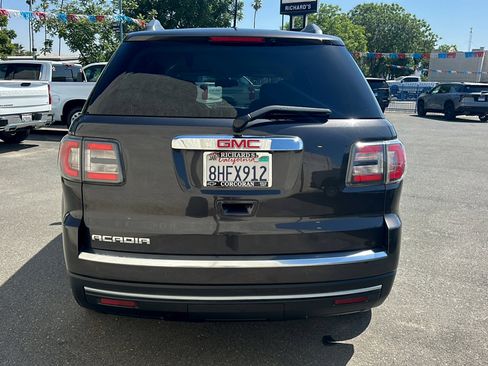 Used 2015 GMC Acadia SLE FWD image 5