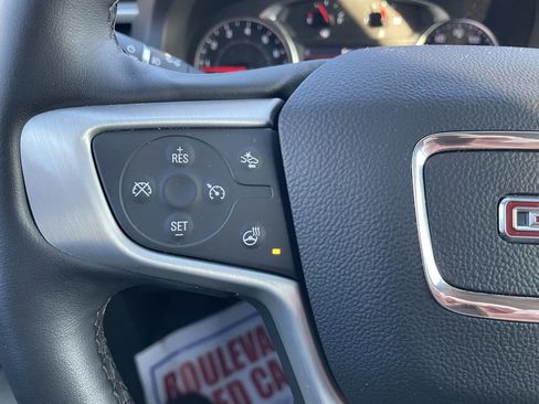 Used 2023 GMC Acadia SLT w/ Preferred Package image 21