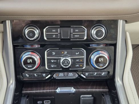 Used 2024 GMC Yukon Denali w/ LPO, Floor Liner Package image 16