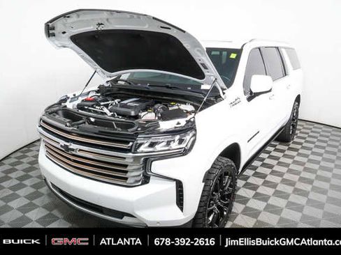 Used 2023 Chevrolet Suburban High Country image 33
