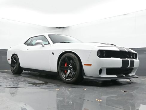 Used 2017 Dodge Challenger SRT Hellcat image 43