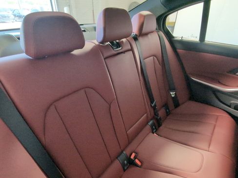 Used 2026 BMW 330i Sedan w/ M Sport Package image 31