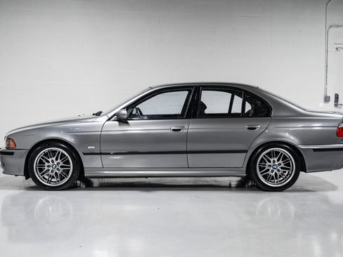 Used 2003 BMW M5 image 6