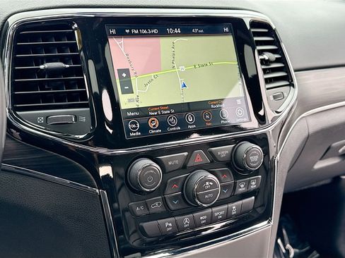 Used 2021 Jeep Grand Cherokee Limited image 9