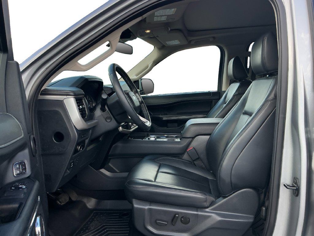 Certified 2024 Ford Expedition XLT RWD image 14