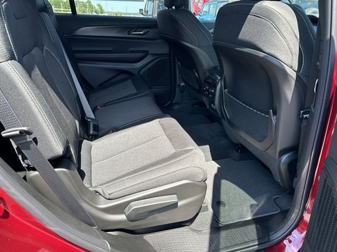 New 2025 Jeep Grand Cherokee L Laredo image 27