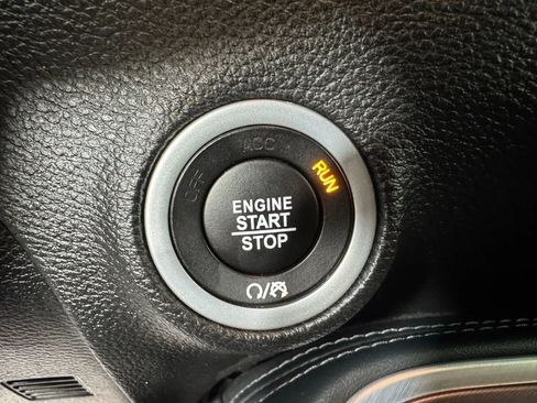 Used 2021 Dodge Challenger R/T Scat Pack RWD image 16