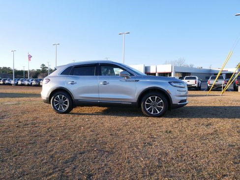 Used 2021 Lincoln Nautilus FWD w/ Equipment Group 101A image 2