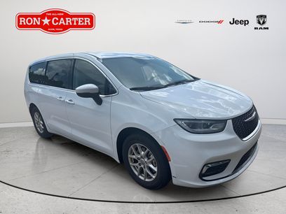 Used 2023 Chrysler Pacifica Touring-L