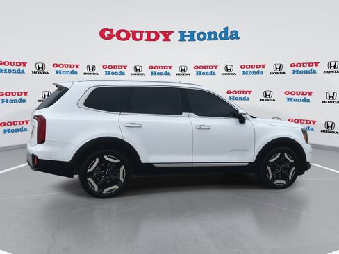 Used 2024 Kia Telluride S w/ S Sunroof Package FWD image 9