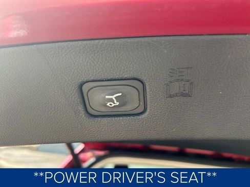 Used 2024 Ford Edge Titanium image 9