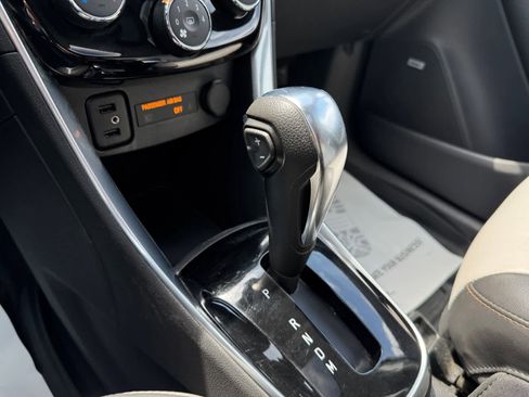Used 2020 Chevrolet Trax Premier AWD/4WD image 8