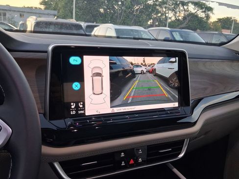 New 2026 Volkswagen Atlas SE FWD image 11