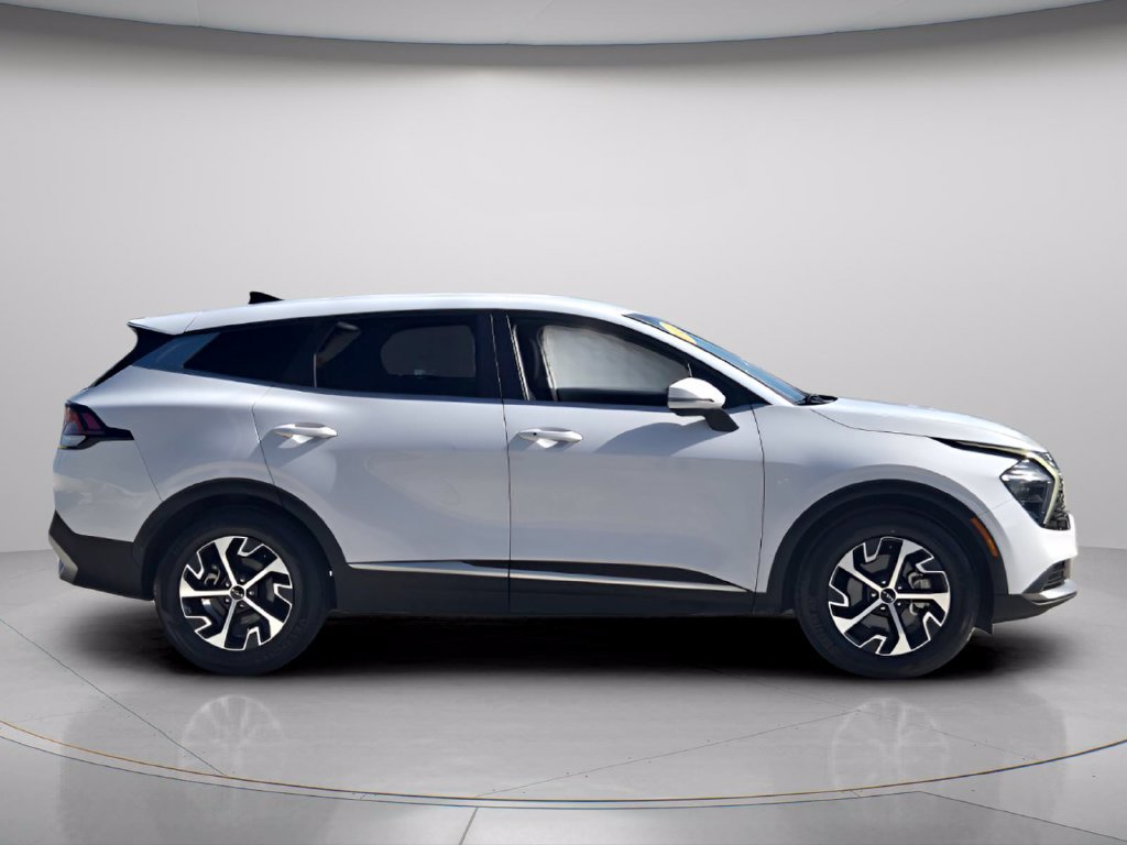 Used 2023 Kia Sportage EX FWD image 7