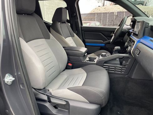 Used 2025 Toyota Tacoma TRD Off-Road image 34