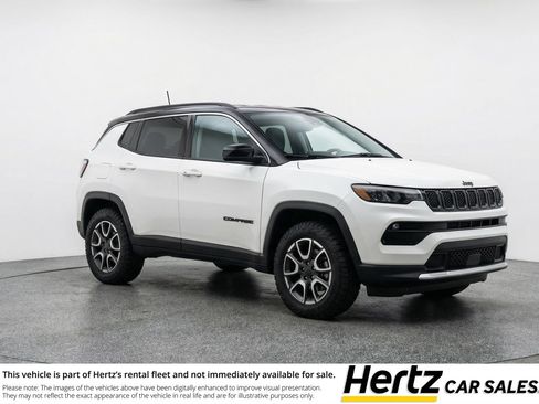 Used 2025 Jeep Compass Trailhawk AWD/4WD image 1