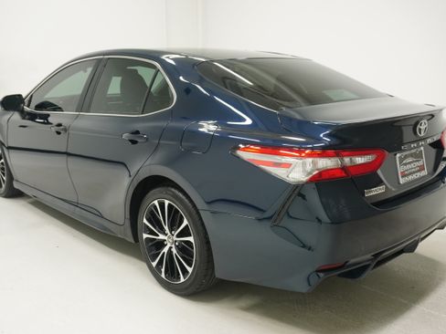 Used 2018 Toyota Camry SE w/ Convenience Package FWD image 6