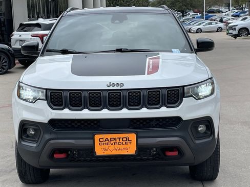 Used 2024 Jeep Compass Trailhawk image 6