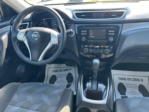 Used 2016 Nissan Rogue SV image 7