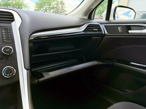 Used 2016 Ford Fusion SE AWD/4WD image 31