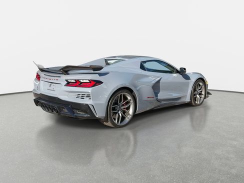 Used 2025 Chevrolet Corvette Z06 image 3