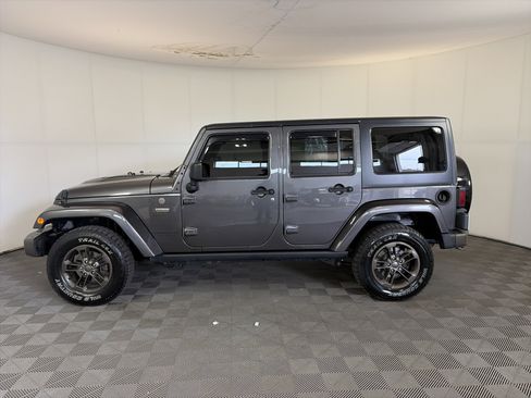 Used 2016 Jeep Wrangler Unlimited Sahara image 8