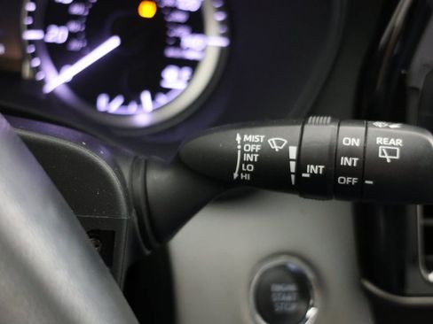 Used 2023 Toyota Highlander LE image 26