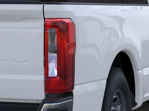 New 2026 Ford F350 XL w/ XL Chrome Package RWD image 21