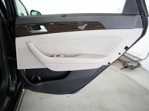 Used 2016 Hyundai Sonata Limited w/ Option Group 02 FWD image 38