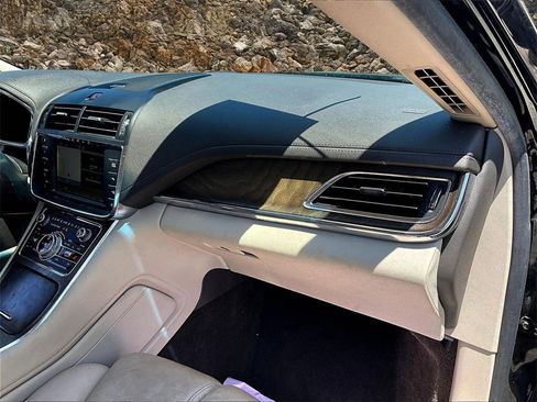 Used 2017 Lincoln Continental Reserve w/ Technology Package image 14