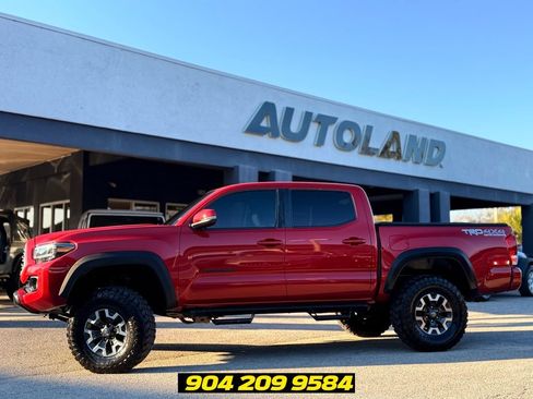Used 2021 Toyota Tacoma TRD Off-Road w/ Technology Package AWD/4WD image 4