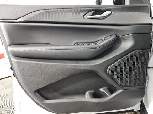 New 2025 Jeep Grand Cherokee 4WD image 13