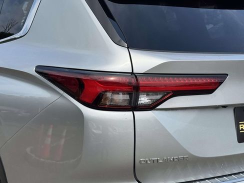 Used 2022 Mitsubishi Outlander SEL AWD/4WD image 10