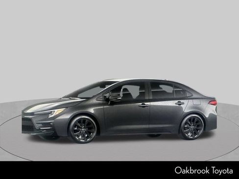 Used 2025 Toyota Corolla SE FWD image 1