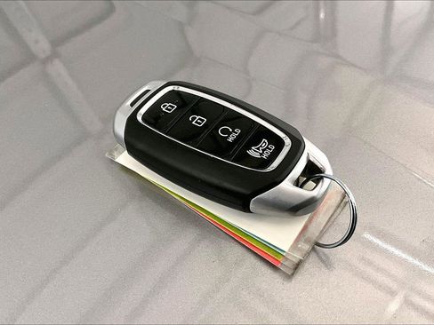 Used 2024 Hyundai Venue SEL image 9