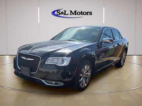 Used 2019 Chrysler 300 Limited AWD/4WD image 3