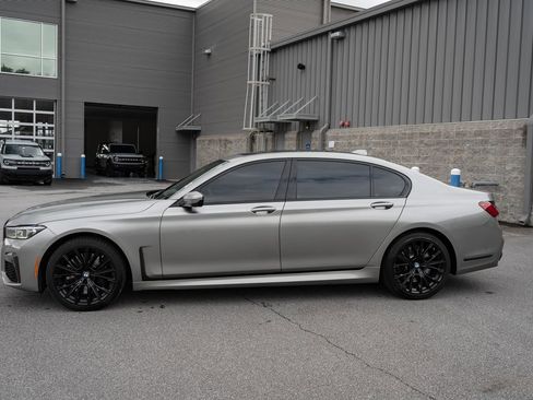 Used 2022 BMW 750i xDrive w/ Autobahn Package AWD/4WD image 13