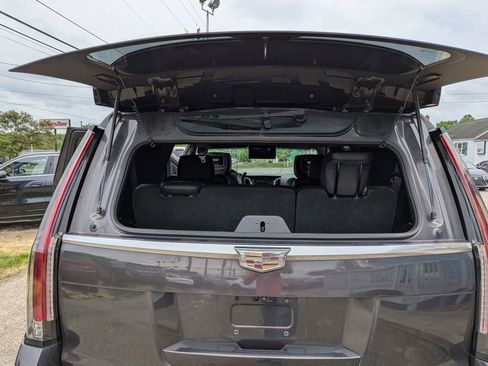 Used 2017 Cadillac Escalade Platinum AWD/4WD image 41