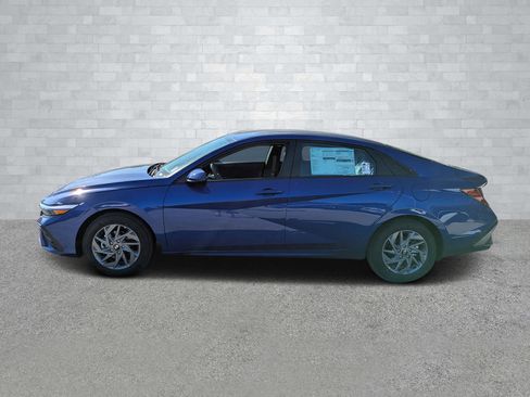 New 2026 Hyundai Elantra Blue image 8