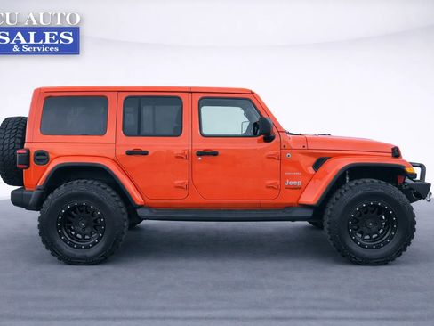 Used 2018 Jeep Wrangler Unlimited Sahara image 8