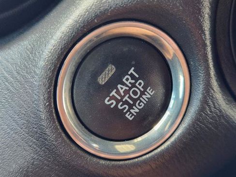 Used 2016 MAZDA MX-5 Miata Club image 17