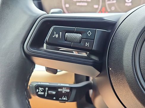 Certified 2024 Porsche Cayenne AWD/4WD image 30