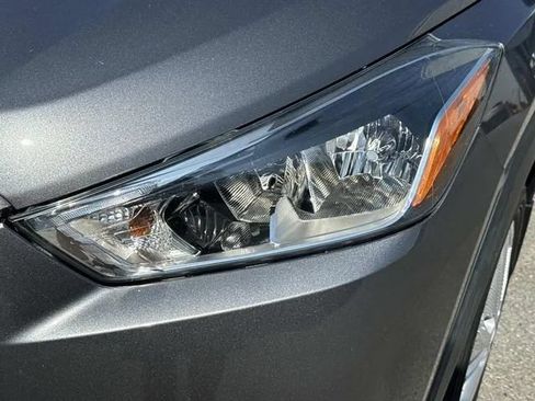 Used 2019 Nissan Kicks S FWD image 11