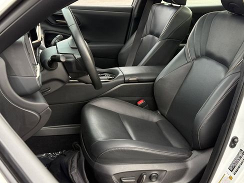 Used 2024 Toyota Crown Limited image 21