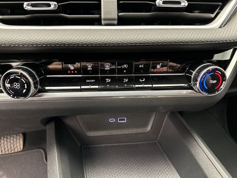 Certified 2026 Chevrolet Equinox LT image 17