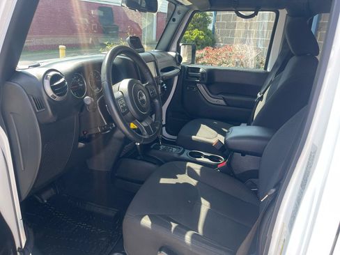 Used 2016 Jeep Wrangler Unlimited Sport w/ Quick Order Package 24S AWD/4WD image 14