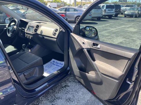 Used 2015 Volkswagen Tiguan SE image 13
